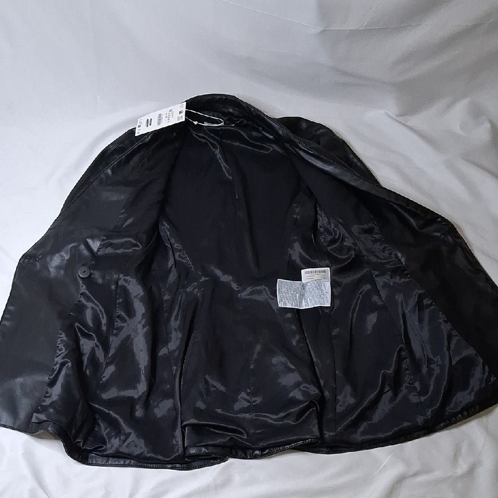 Zara Women's Black Leather Jacket - Picture 4 of 6